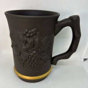Ōkura Gem-Stone Ware Mug Japan ~Grape Vine Pottery ~ Brown w/ Gold